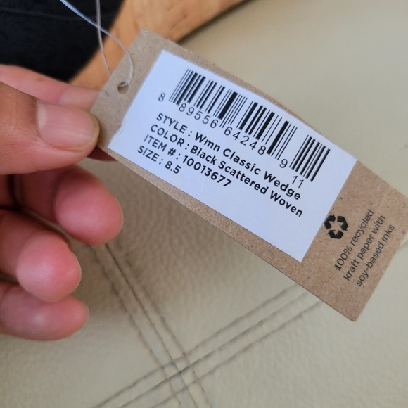 Toms shoes 8.5 - Picture 2 of 5